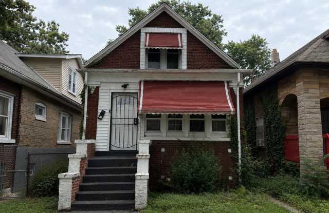 7621 S Eberhart Avenue Gallery 1
