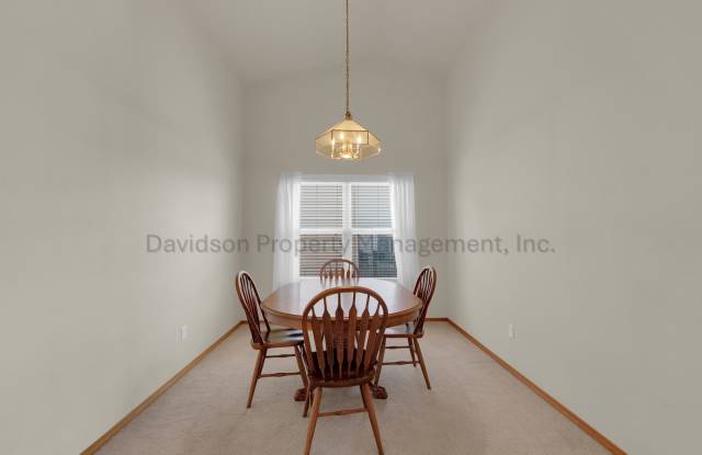 Beautiful 4 Bedroom House in Northeast Colorado Springs Gallery 4