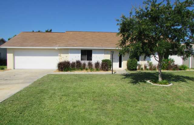 IntraCoastal Single Family Home - 18 Cloverdale Court South, Palm Coast, FL 32137