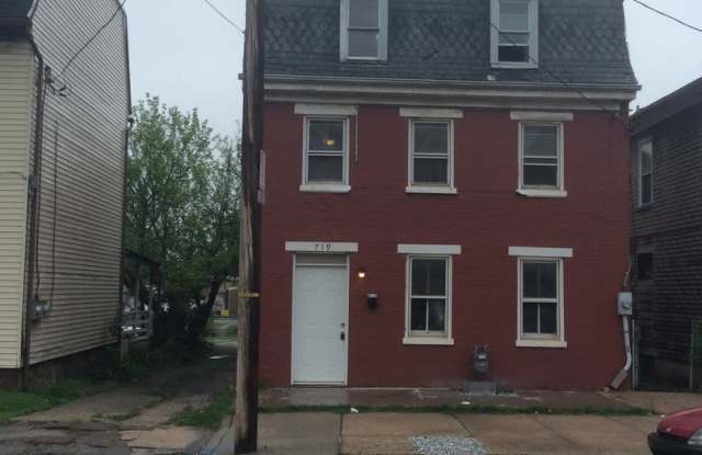6 Bedroom Detached House in East Side of York City Gallery 1