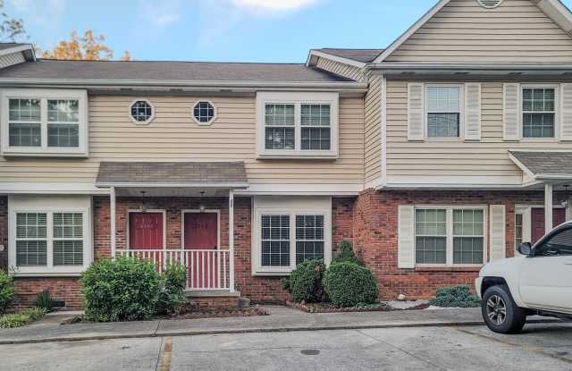 West Knoxville 37923 - 2 bedroom, 1.5 bath condo with hardwood floors - Contact Ryan Fogarty (865) 333-4840 photos photos