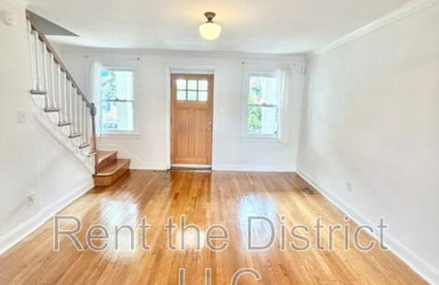 1910 D Street NE Gallery 2