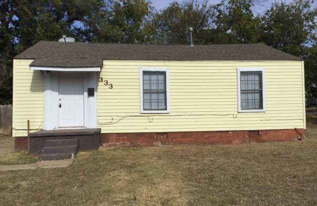 3 bed very close to Tinker - 333 East Fairchild Drive, Midwest City, OK 73110