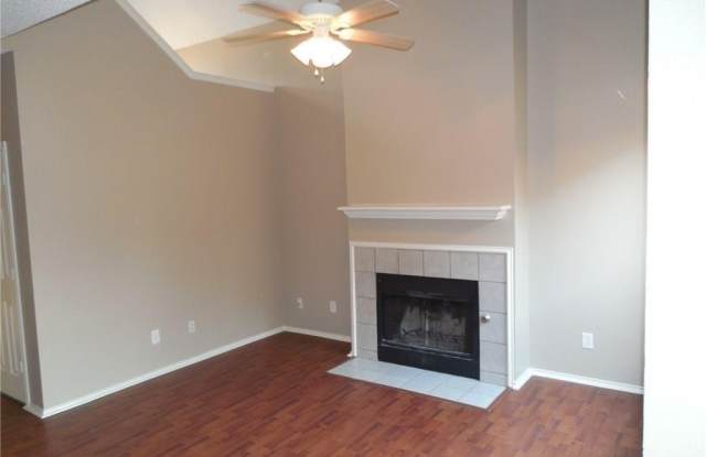 6059 Mapleshade Lane Gallery 3