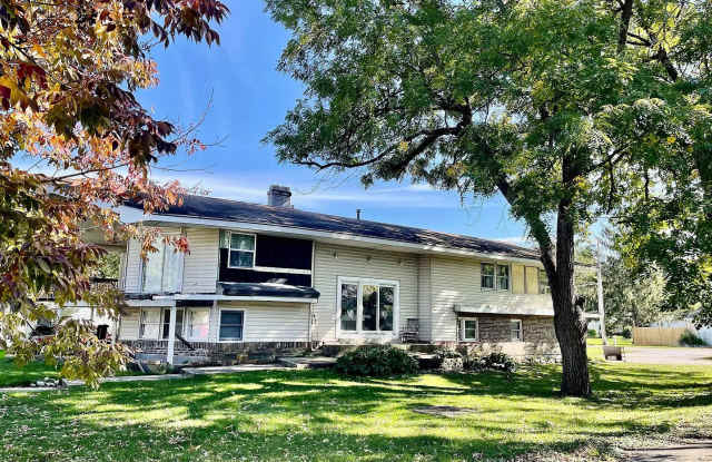Newly renovated 5 Bedroom! - 208 East Illinois Street, Mansfield, IL 61854