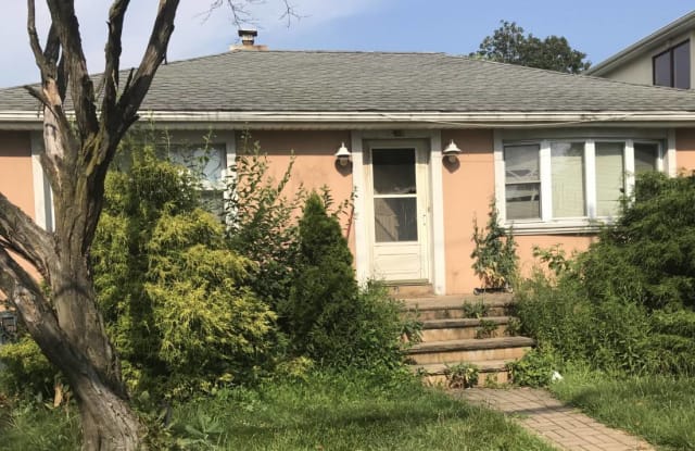 81-17 168 St - 81-17 168th Street, Queens, NY 11432
