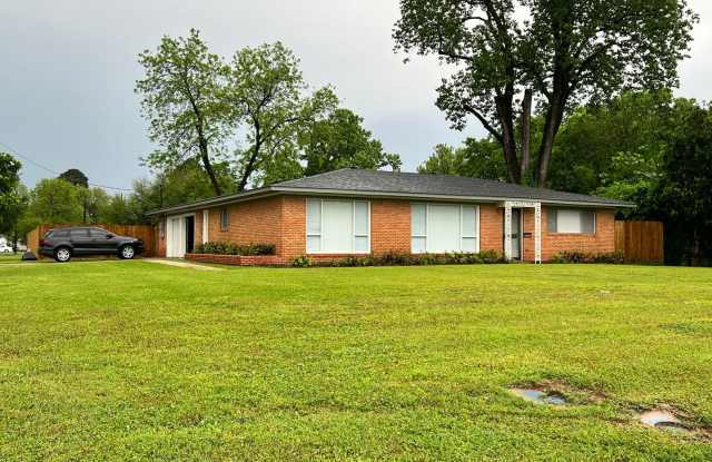 Large and in the heart of Bossier... photos photos