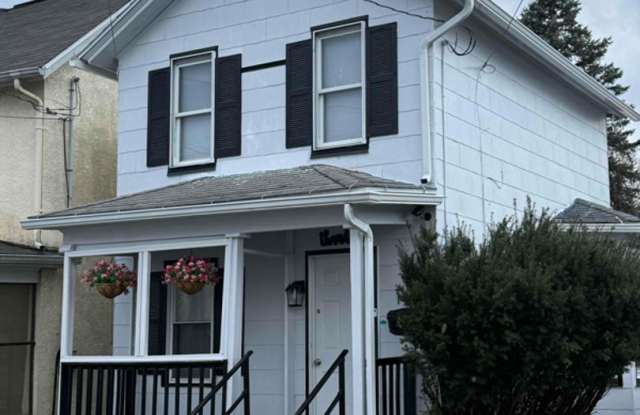 Charming 1-Bedroom Apartment in West Scranton – $1,050/Month photos photos