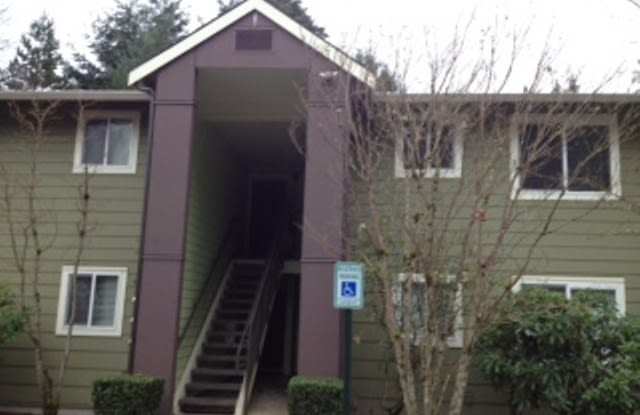 Free ½ Month's Rent!!! Top Floor Condo - Water/Sewer/Trash Included - Reserved Parking! - 10014 Northeast 127th Place, Kirkland, WA 98034