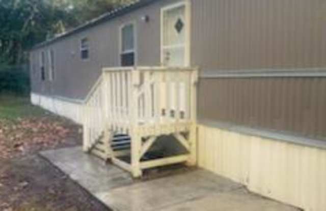 716 Northeast 7th Avenue - 716 Northeast 7th Avenue, Trenton, FL 32693