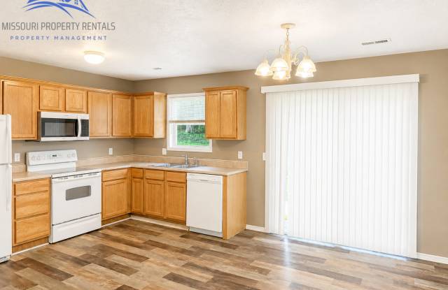 Merriam Woods- 3 Bed 2 Bath Gallery 4