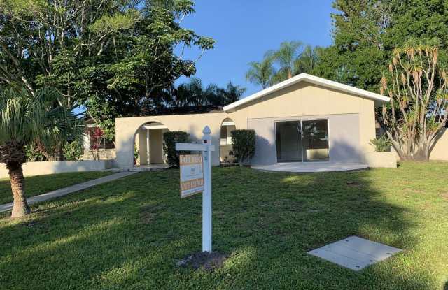 5840 Tanglewood Drive NE - 5840 Tanglewood Drive Northeast, St. Petersburg, FL 33703