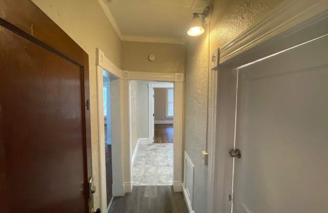 318 N 17th Street - 4 Plex Gallery 4