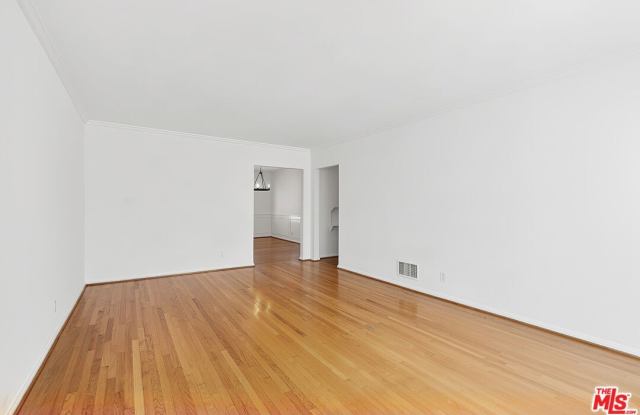 1474 1/2 Reeves St Gallery 2