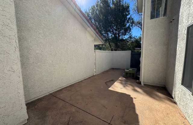 Comfortable Oak Park Living Near Deerhill Park Gallery 4