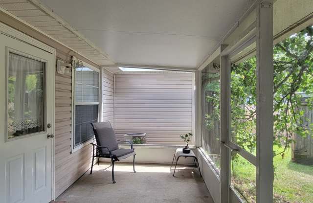 Discover the Two Bedroom Two Bath villa for Rent Gallery 4