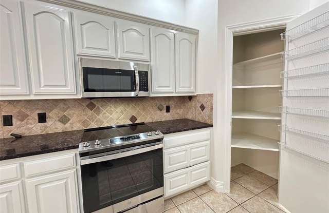 700 Cornell  ST - 700 Cornell Street, Bentonville, AR 72712