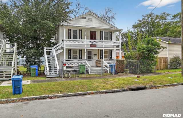 Charming 2BR Duplex in Wilmington photos photos