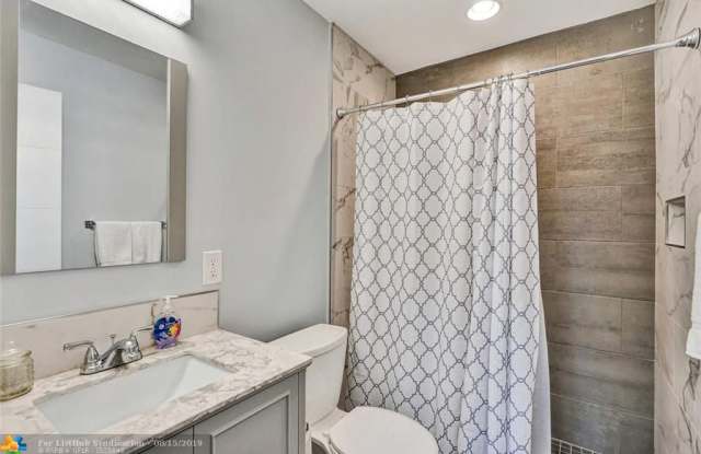 1352 Holly Heights Dr Gallery 2