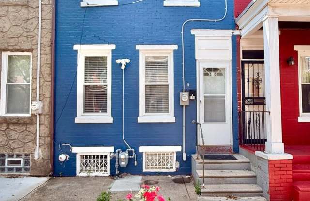 570 LINE Street Gallery 1
