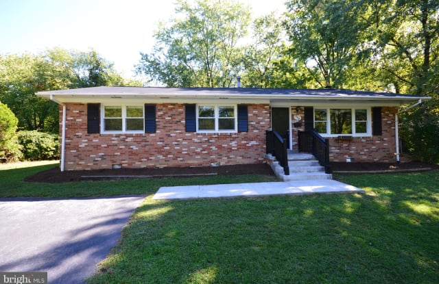 906 BALLOU STREET - 906 Ballou Street, Herndon, VA 20170