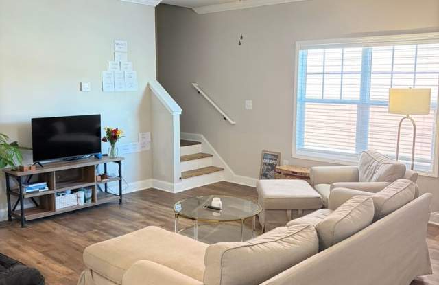 4 Bedroom/4Bath House off of Will Hunter Road! Gallery 3