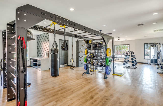 Vista 121 Apartment Homes Gallery 4