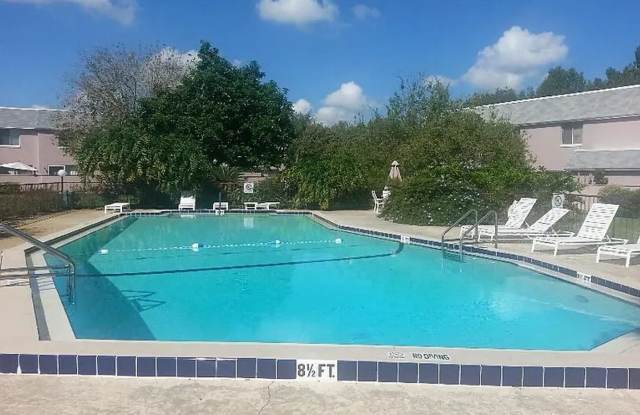 Affordable and Convenient two bedroom on and half bath condo Central location Gallery 3