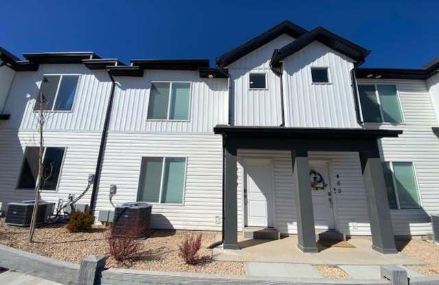 3 Bedroom 2 bath with Garage- Townhouse - 469 South May Drive, Cedar City, UT 84720