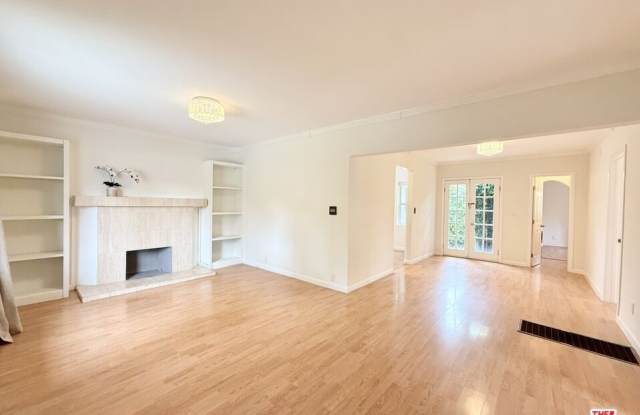 628 N Westbourne Dr photos photos