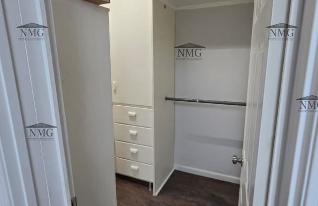 945 Park Lane - 2Unit 2 Gallery 2