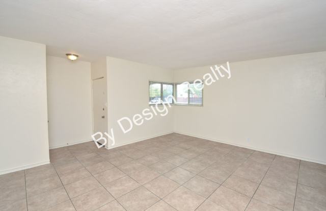 Clean and Fresh Midtown 2 Bedroom 1 Bath - Small Multi Unit Complex Gallery 4