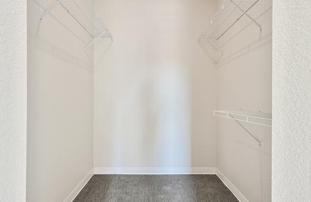 727 Poyntz Avenue, Apartment 205 Gallery 3
