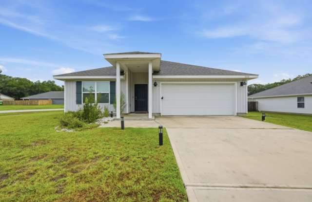 Your Crestview Home Awaits – Convenient to Eglin AFB & Duke Field! photos photos