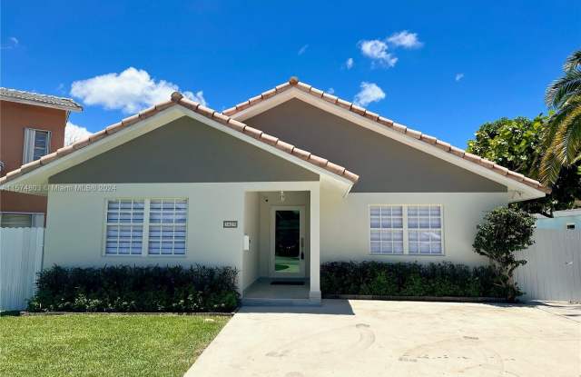 3425 SW 69th Ave - 3425 Southwest 69th Avenue, Coral Terrace, FL 33155