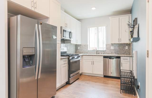 1259 W 36th Place - Co-Living photos photos