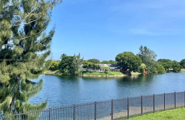 7415 SW 152nd Ave - 7415 Southwest 152nd Avenue, Kendall West, FL 33193