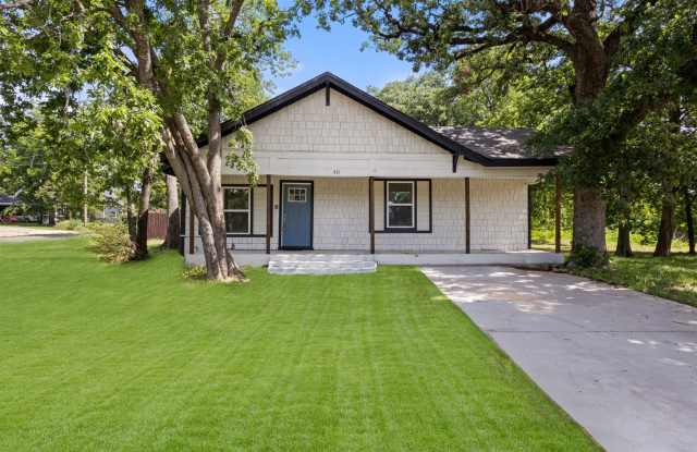 Charming Renovated Home for Lease in Denison! photos photos