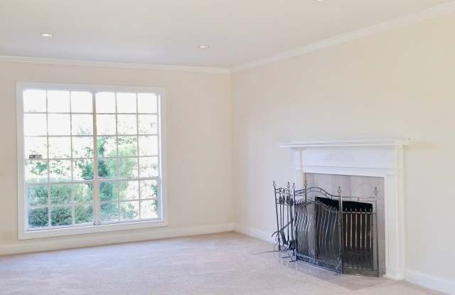 650 Pilgrim Drive Gallery 4