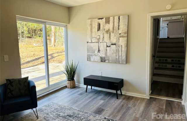 8208 Doverdale Lane Gallery 3