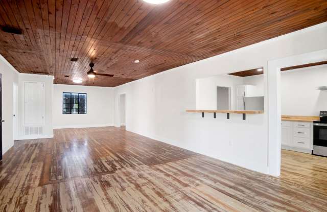 4 Bedroom Historic Residential Unit Near Downtown Pensacola Gallery 4