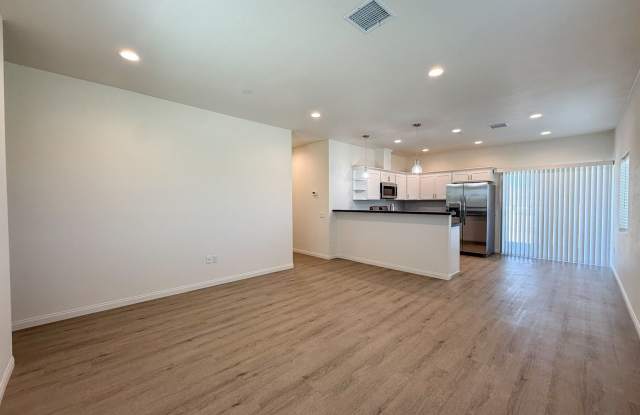 29 Palms Home with Solar Gallery 3