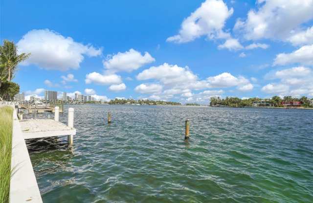 205 N Hibiscus Dr Gallery 2