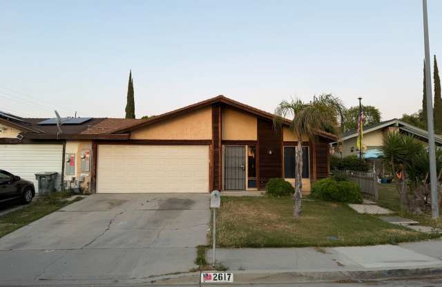 Move in ready 3 Bd 2BA home in upper NE Bakersfield photos photos