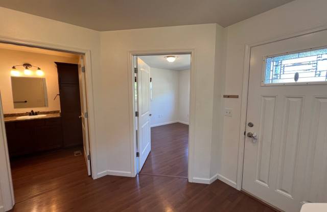3/2.5 House in Central Ashland location | Available Now photos photos