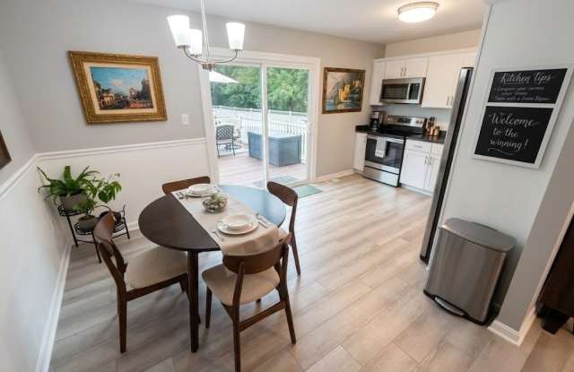 701 KRAFT Court Gallery 4