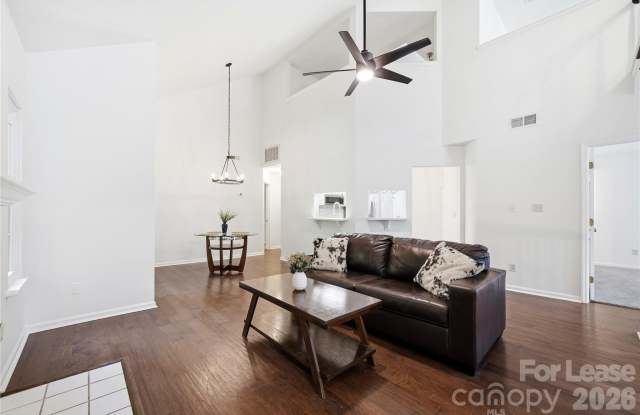 6150 Gray Gate Lane Gallery 4