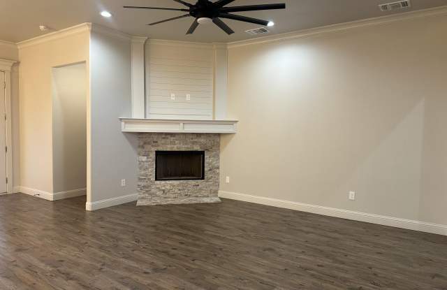 5906 Itasca Street Gallery 2