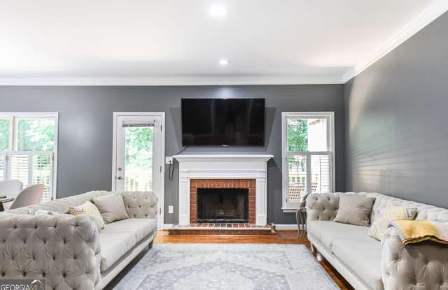 304 Bridle Path Gallery 3
