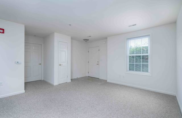 323 College Manor Ave photos photos